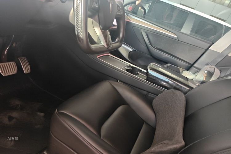 Tesla Model Y 2023 car image #17