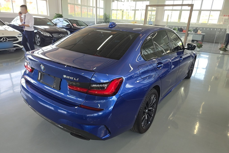 BMW 3 Series 2019 #7 BMW 3 Series 2019 car image #7