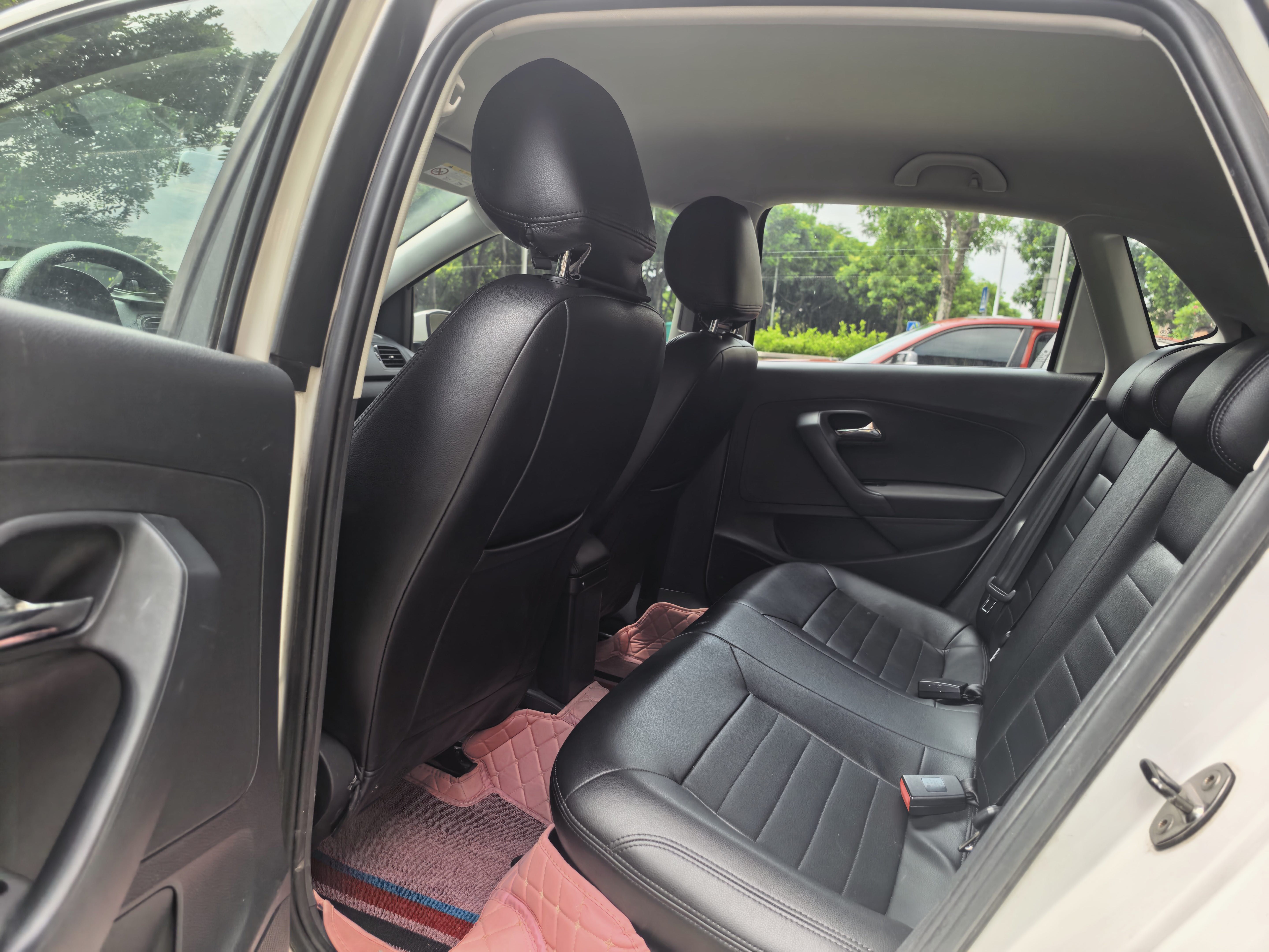 Volkswagen Polo 2018 car image #5