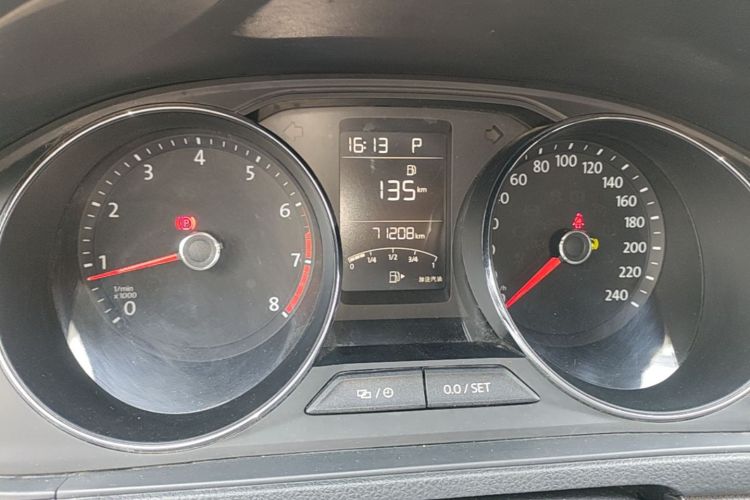 Volkswagen Lavida 2017 car image #12