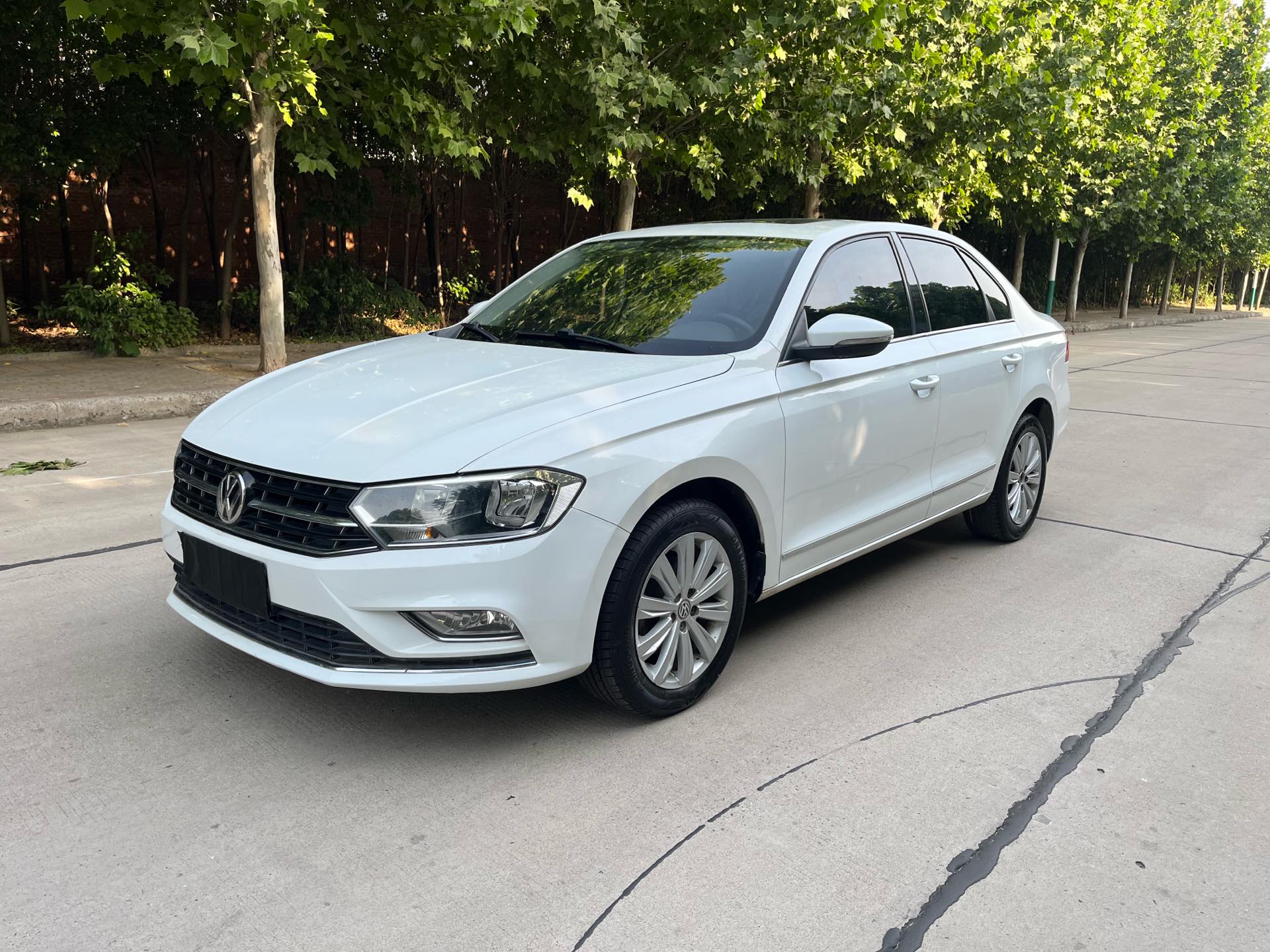 Volkswagen Bora 2016 car image 