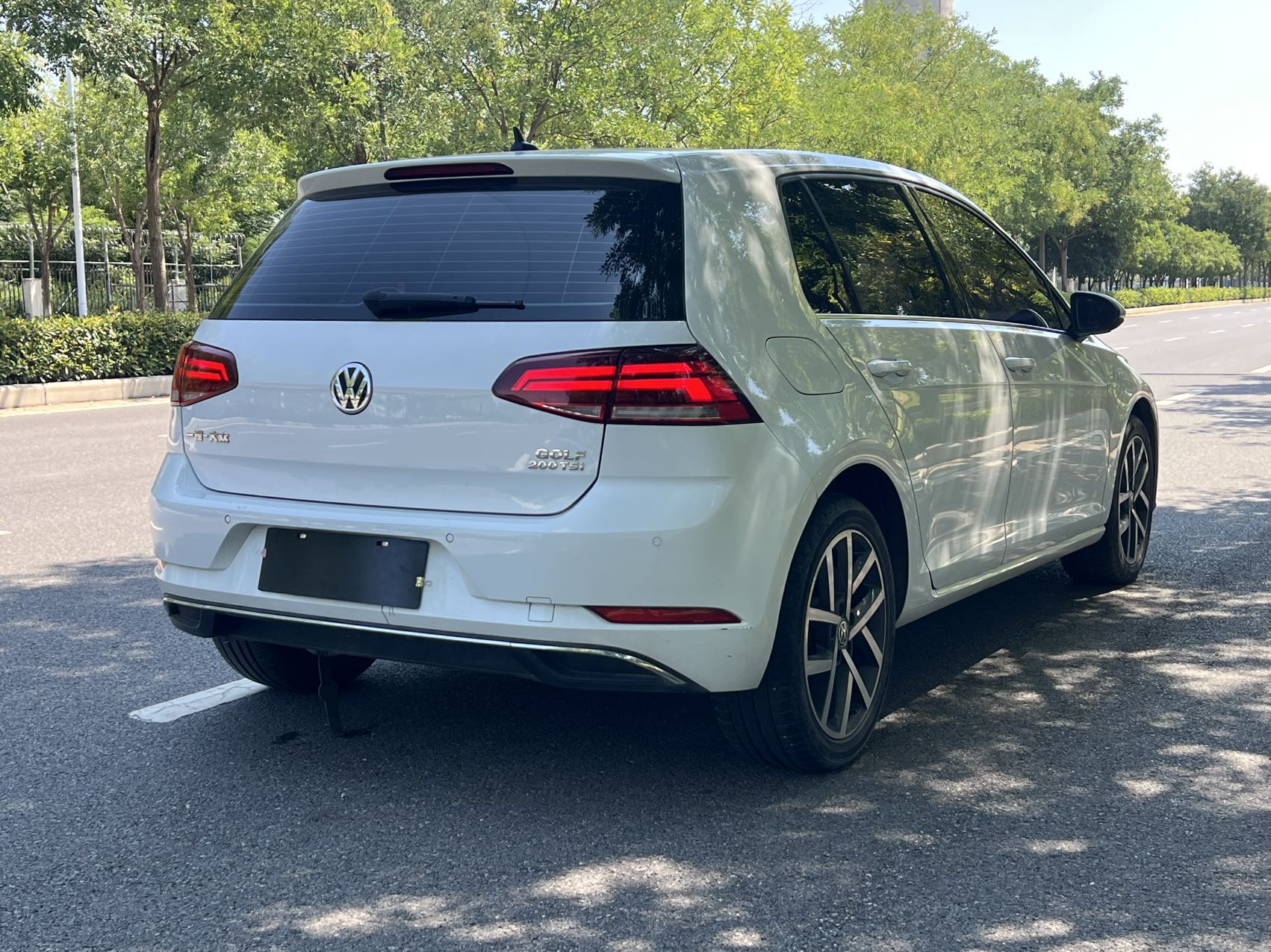 Volkswagen Golf 2020 car image #4