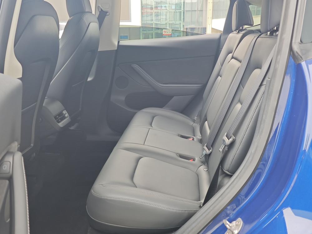 Tesla Model Y 2021 #14 Tesla Model Y 2021 car image #14