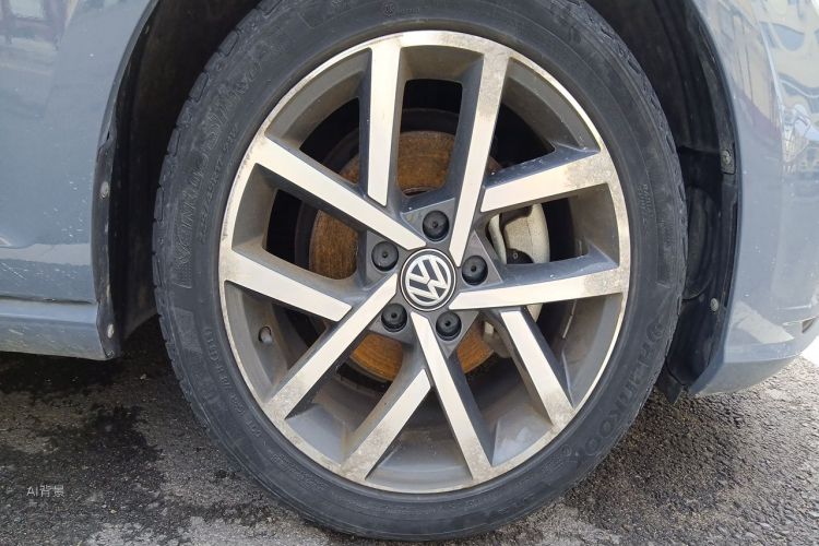 Volkswagen Golf 2019 car image #9
