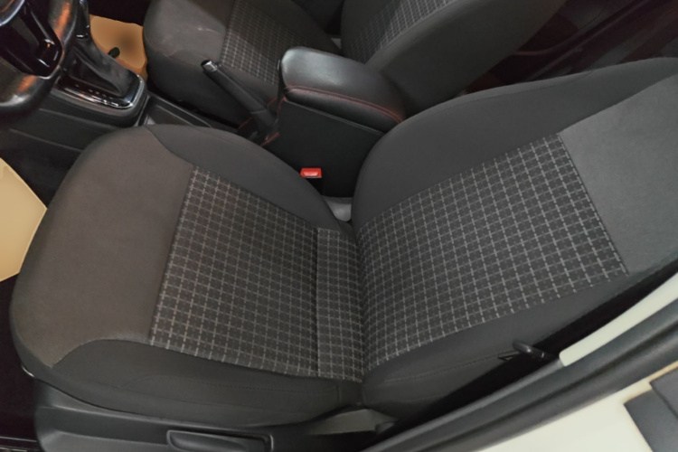 Volkswagen Polo 2017 car image #15