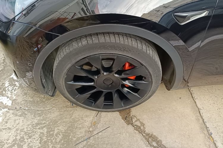 Tesla Model Y 2022 car image #9