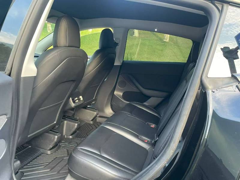 Tesla Model Y 2021 #6 Tesla Model Y 2021 car image #6