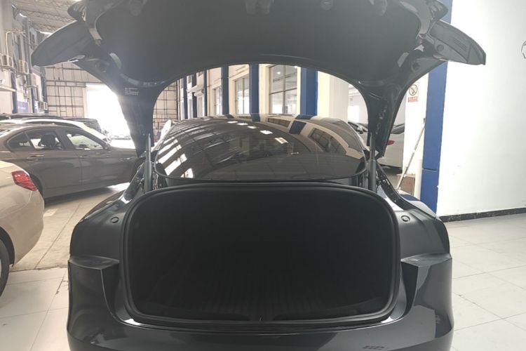 Tesla Model 3 2024 car image #19