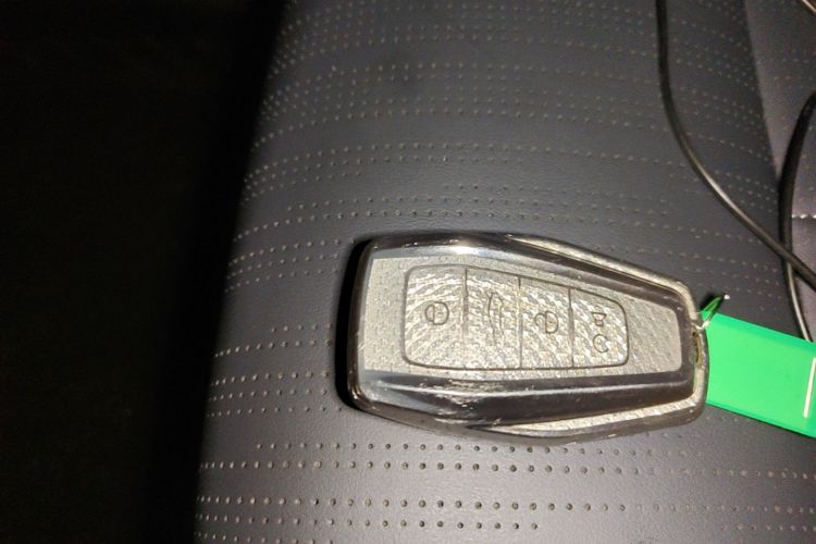 GEELY Boyue L 2024 car image #9