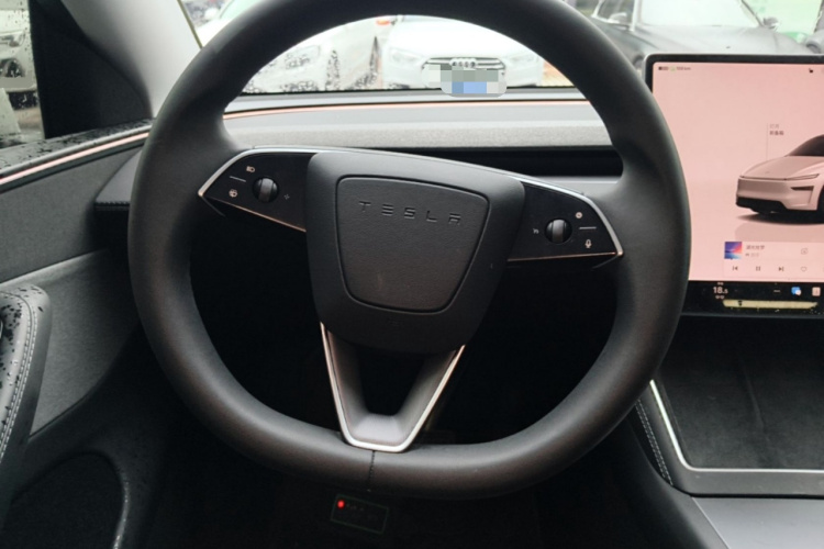 Tesla Model Y 2025 #11 Tesla Model Y 2025 immagine di auto #11