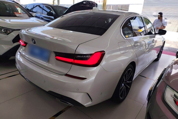 BMW 3 Series 2021 car image #5