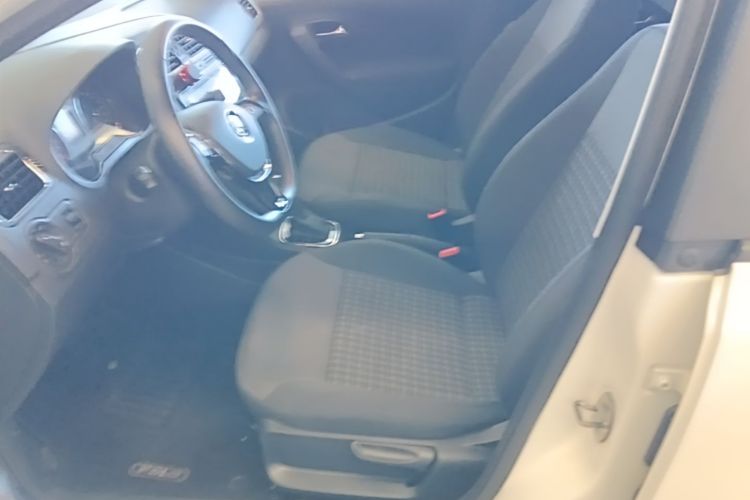 Volkswagen Polo 2018 car image #15