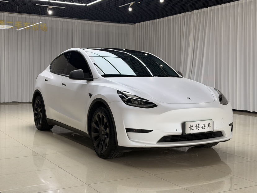 Tesla Model Y 2022 car image #3