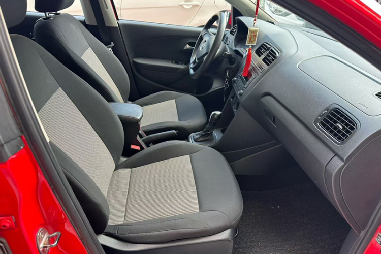 Volkswagen Polo 2018 car image #9