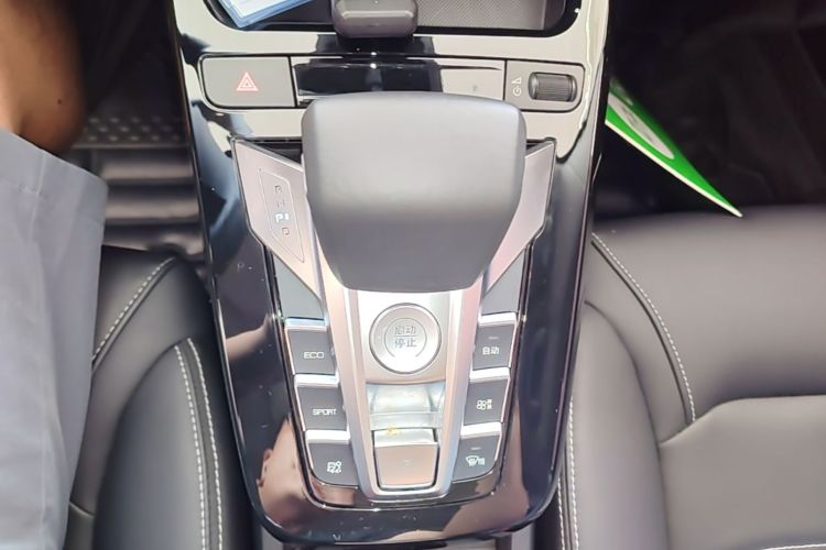 BYD Yuan New Energy 2019 #14 BYD Yuan New Energy 2019 car image #14