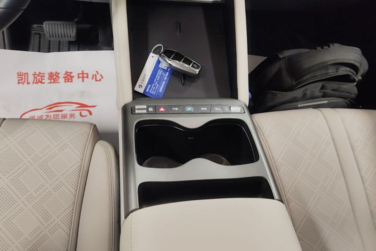 BYD YuanUP 2025 #14 BYD YuanUP 2025 car image #14