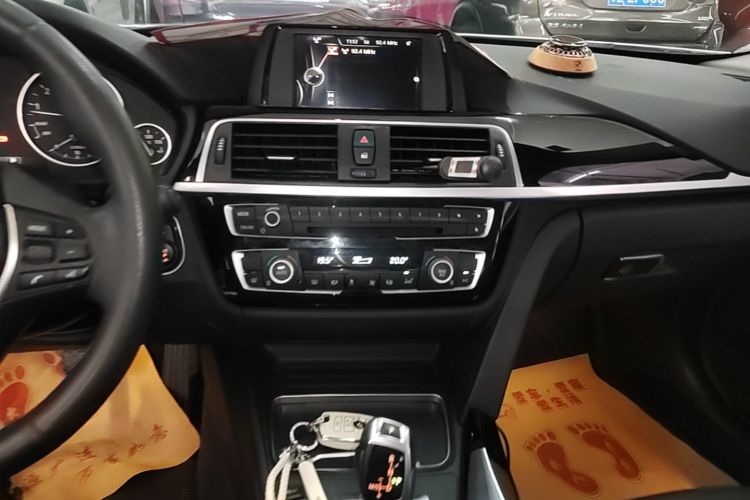 BMW 3 Series 2017 #13 BMW 3 Series 2017 car image #13