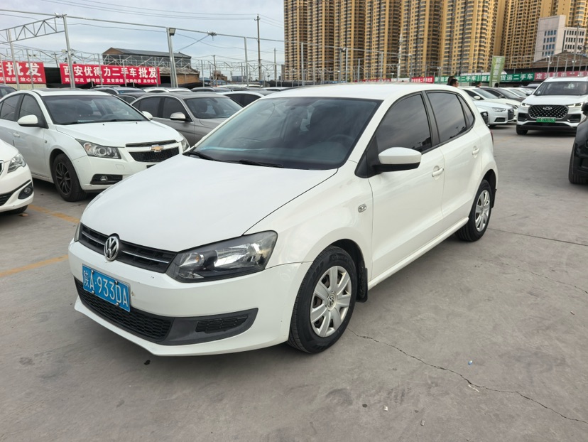 Volkswagen Polo 2013 Volkswagen Polo 2013 изображение автомобиля