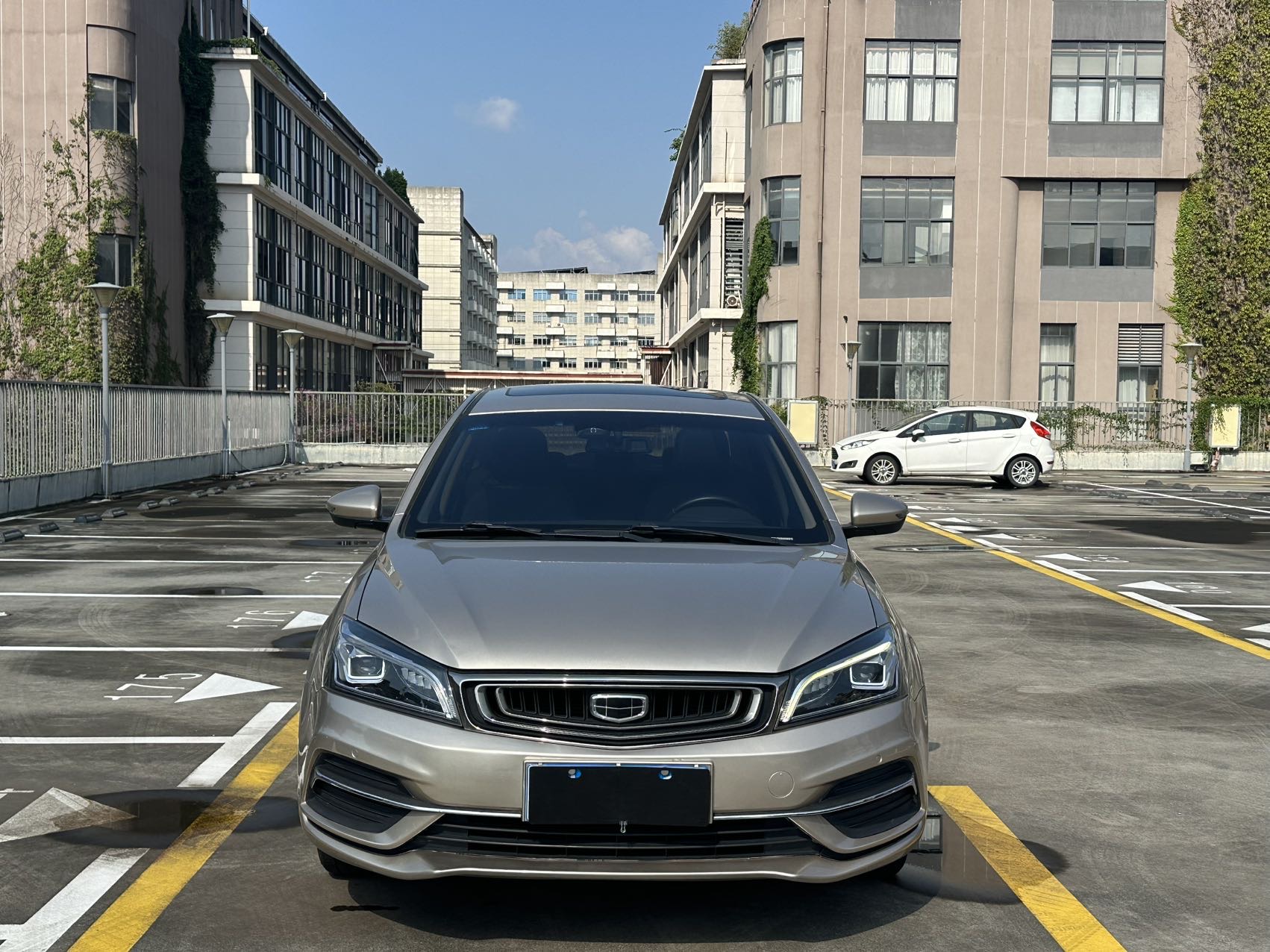 GEELY Emgrand 2018 #4 GEELY Emgrand 2018 car image #4