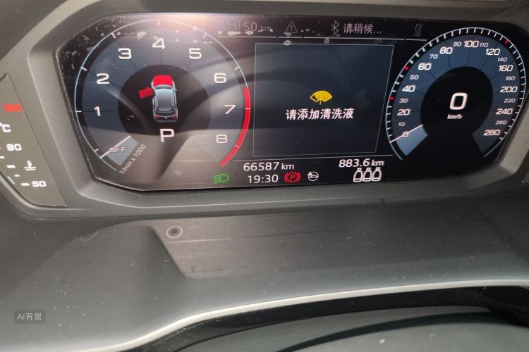 Audi Q3 2019 car image #14
