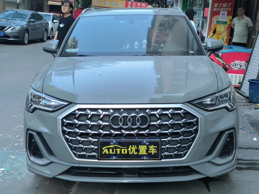 Audi Q3 2024 car image #3