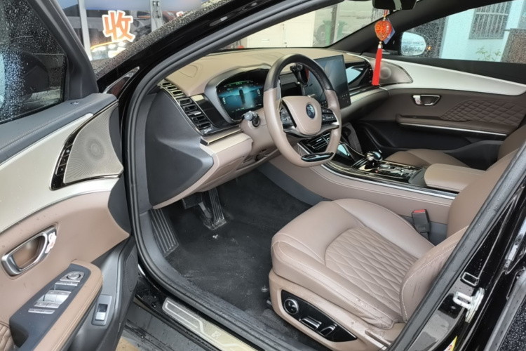 BYD Han 2024 car image #12