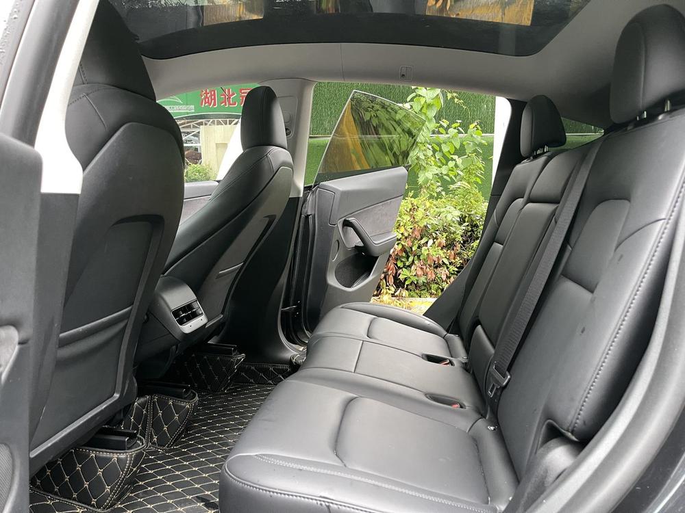 Tesla Model Y 2024 car image #12
