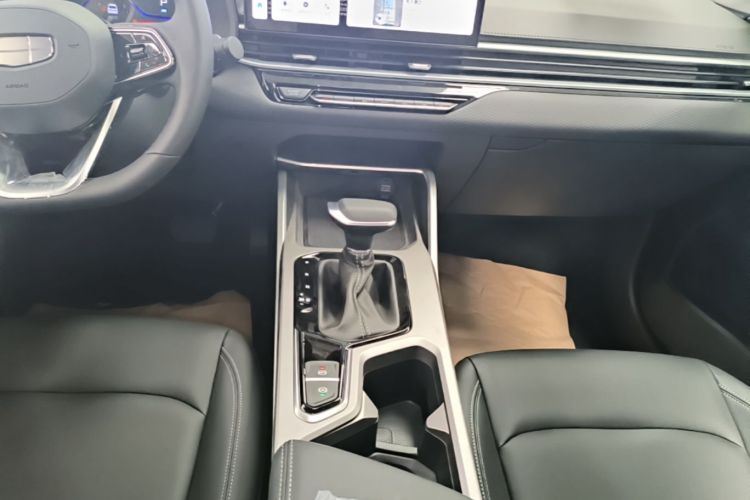 GEELY Emgrand 2026 car image #14