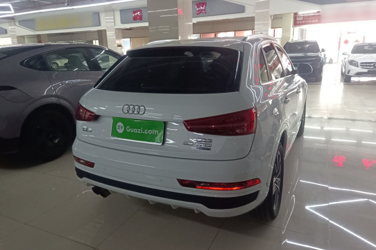 Audi Q3 2019 immagine di auto #5