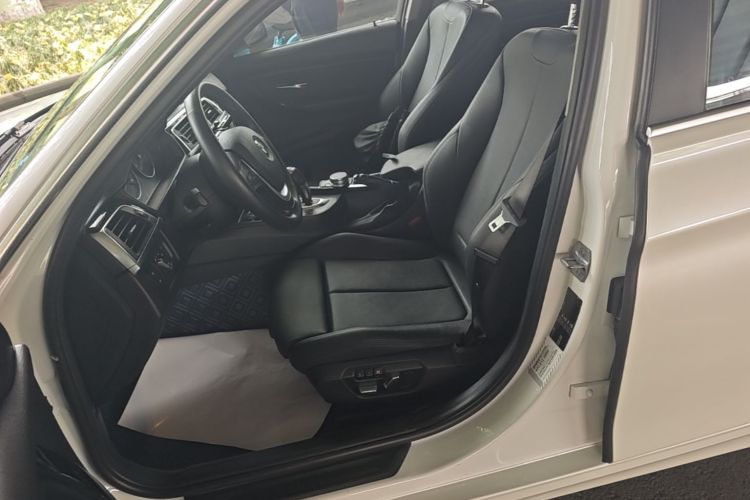BMW 3 Series 2019 #15 BMW 3 Series 2019 car image #15