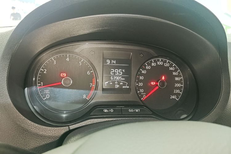 Volkswagen Polo 2016 car image #12
