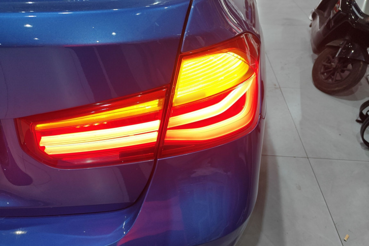 BMW 3 Series 2017 car image #8