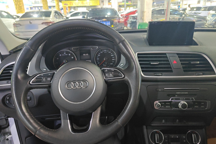 Audi Q3 2019 #12 Audi Q3 2019 car image #12