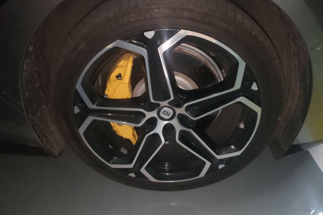 MI SU7 2024 immagine di auto #9