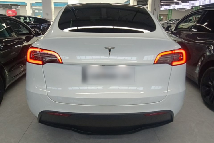 Tesla Model Y 2023 #6 Tesla Model Y 2023 immagine di auto #6