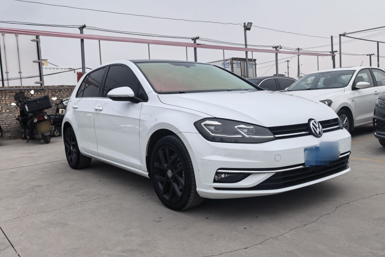 Volkswagen Golf 2020 car image #4