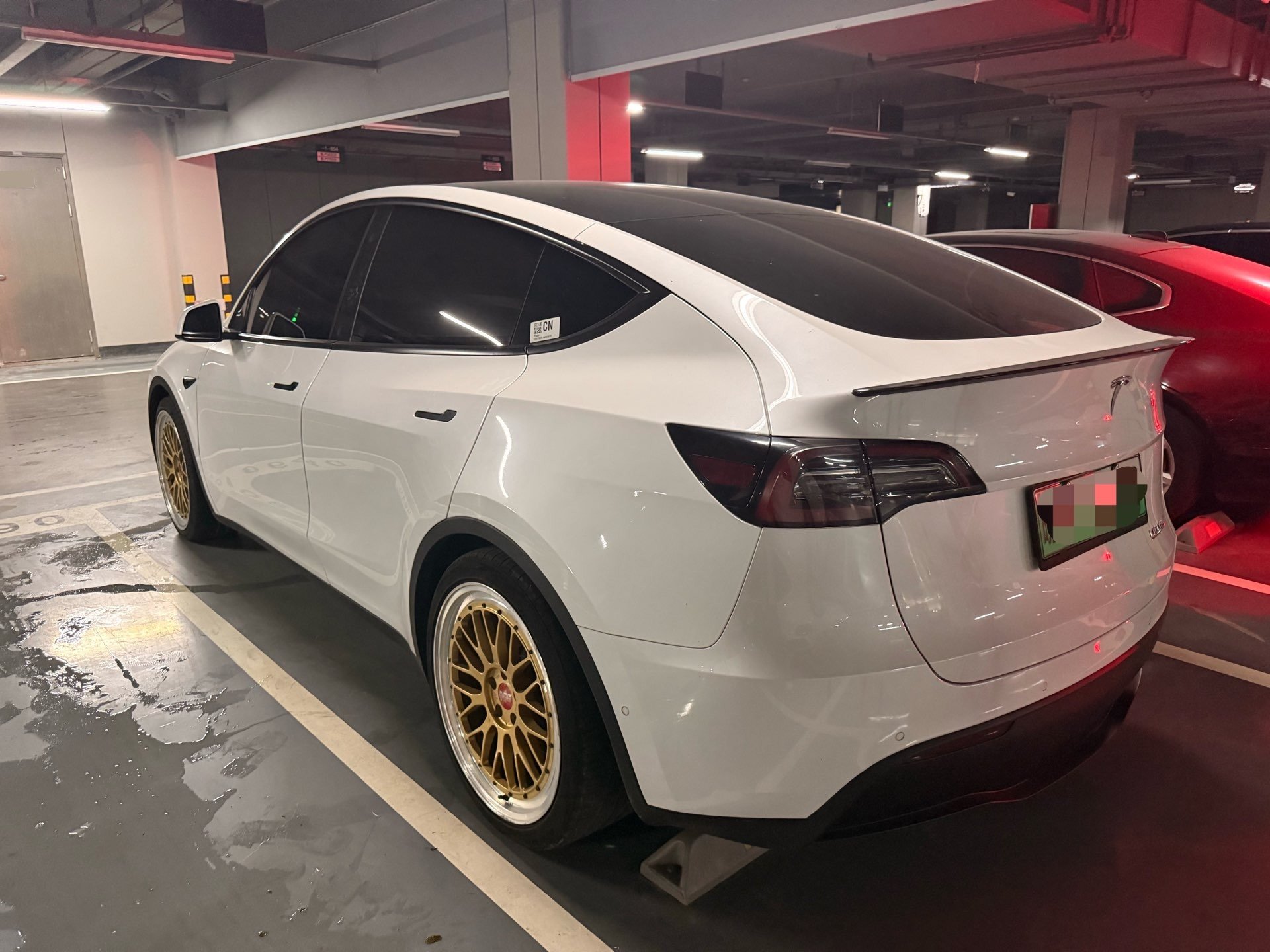 Tesla Model Y 2022 immagine di auto #6