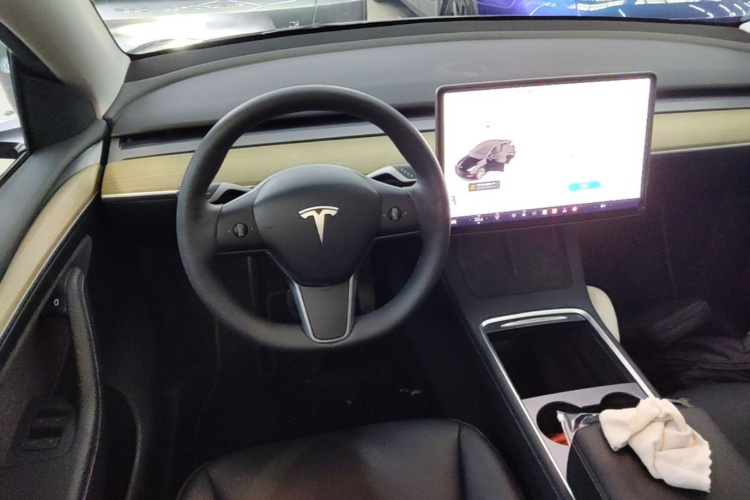 Tesla Model Y 2022 #11 Tesla Model Y 2022 car image #11