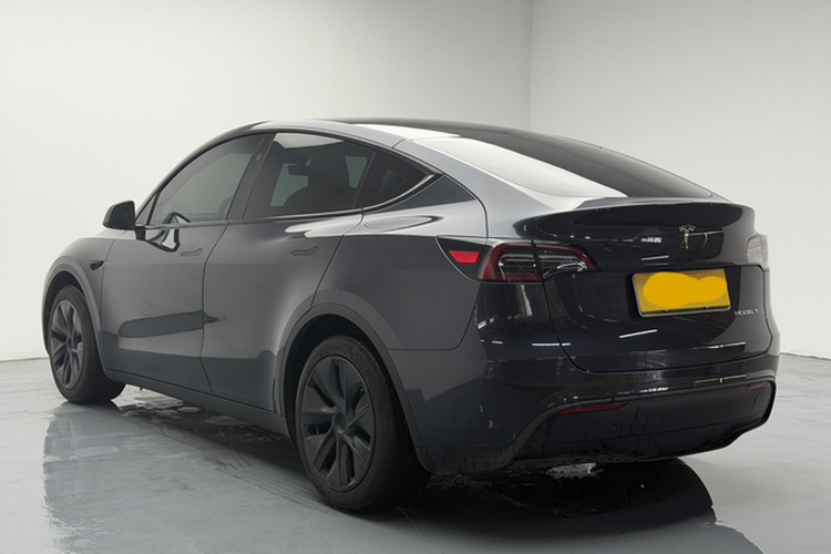 Tesla Model Y 2024 #8 Tesla Model Y 2024 car image #8