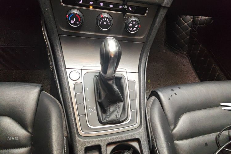 Volkswagen Golf 2016 car image #16