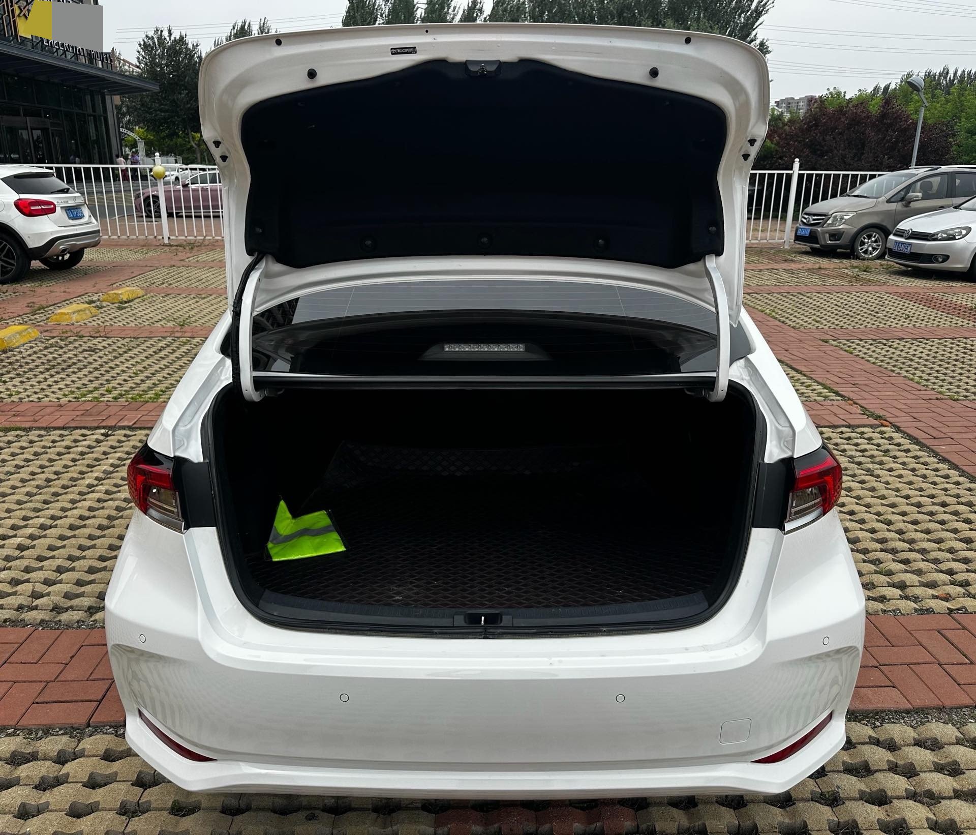 Toyota Corolla 2023 #12 Toyota Corolla 2023 صورة سيارة #12