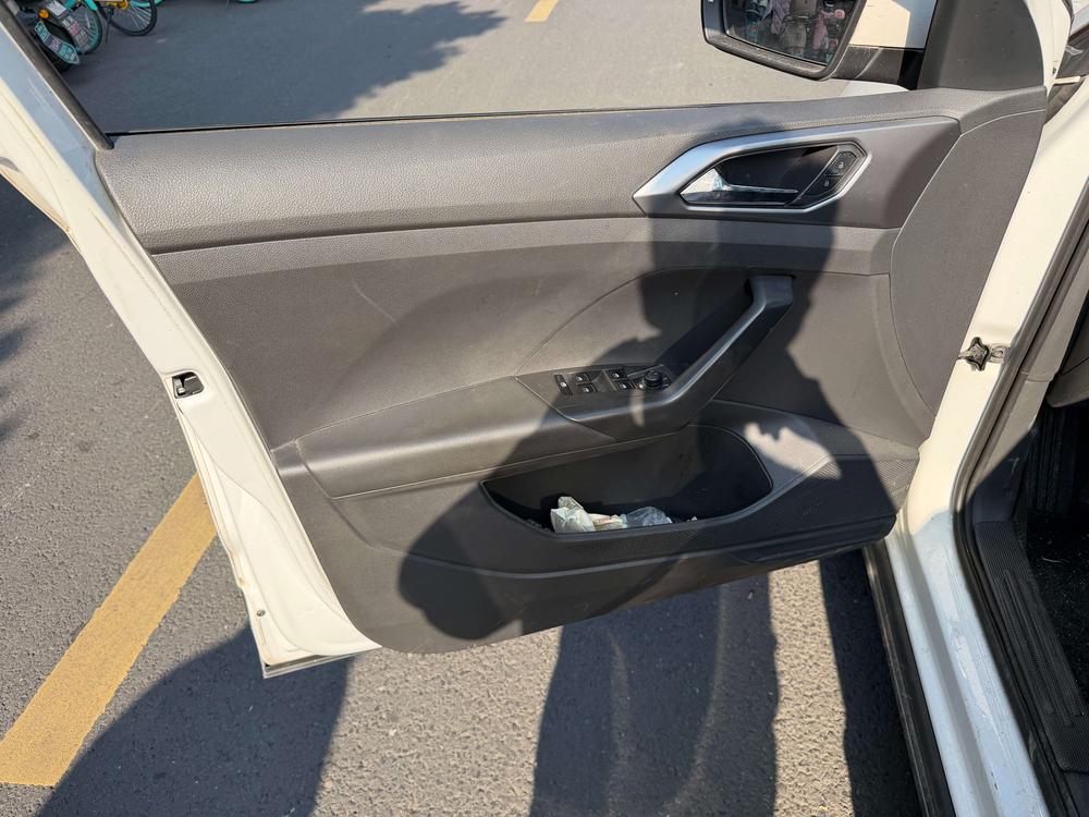 Volkswagen T-Cross 2022 car image #14