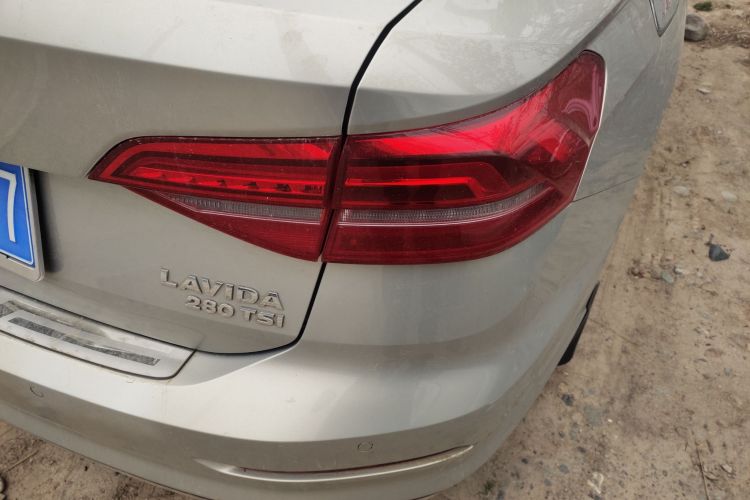Volkswagen Lavida 2019 car image #8