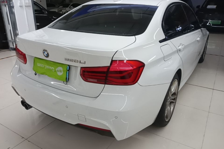 BMW 3 Series 2018 #5 BMW 3 Series 2018 صورة سيارة #5