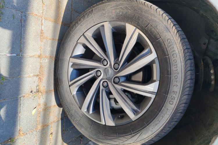 GEELY Vision X6 2024 car image #6