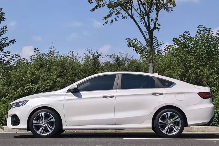 GEELY Binray 2018 #3 GEELY Binray 2018 صورة سيارة #3