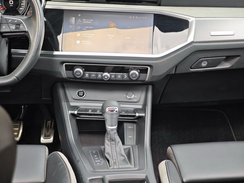Audi Q3 2024 car image #5