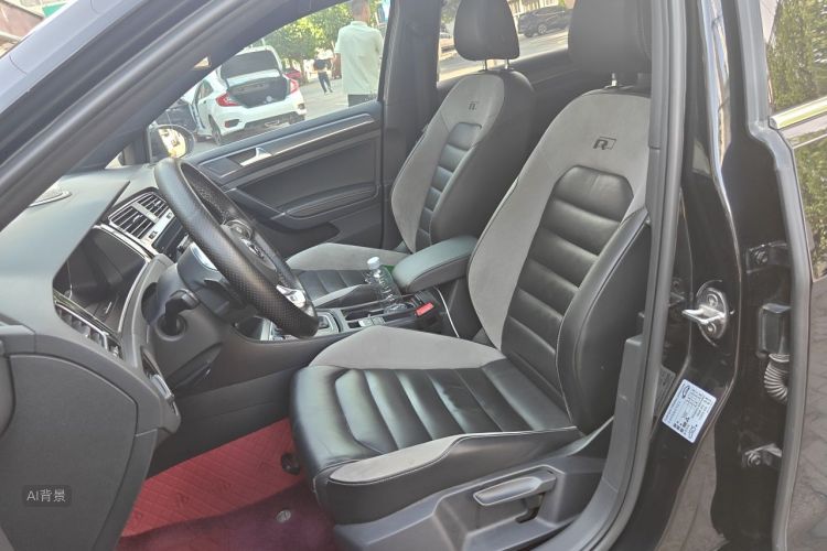 Volkswagen Golf 2020 car image #17