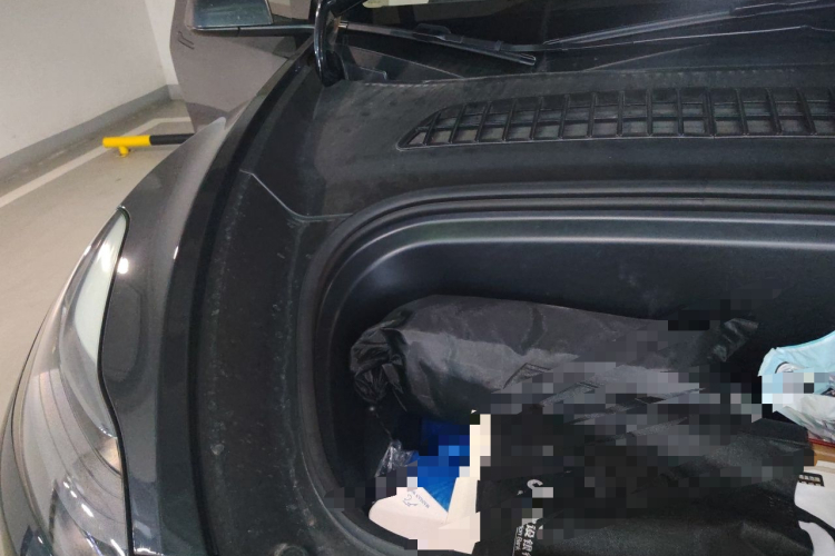 Tesla Model Y 2025 immagine di auto #22