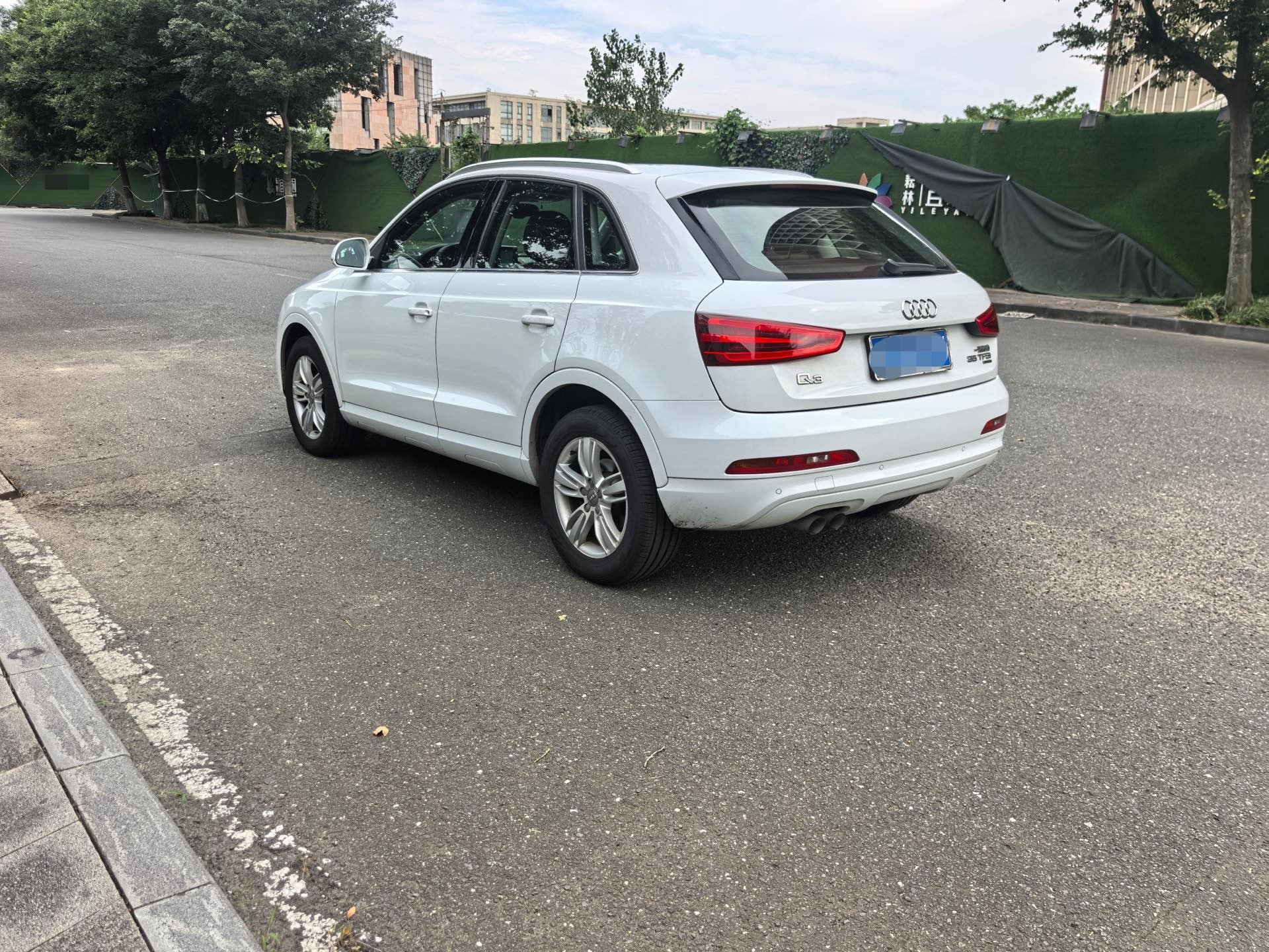 Audi Q3 2015 car image #4